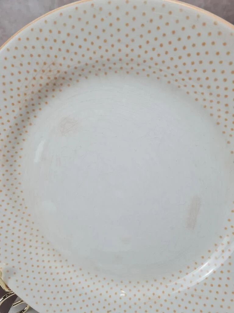 Assiettes Gien modernistes à pois dorés – lot de 9