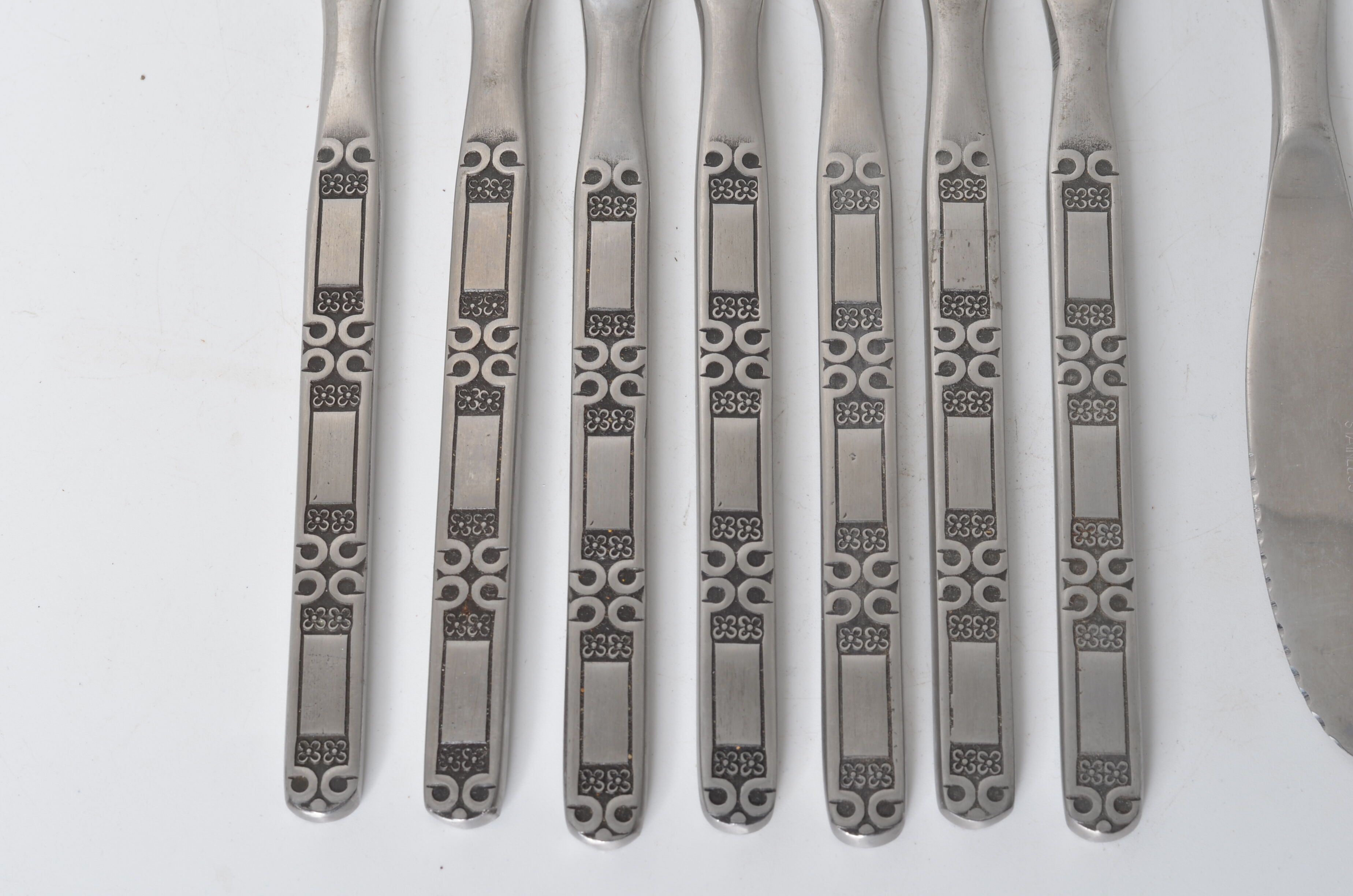 Couteaux motifs vintage