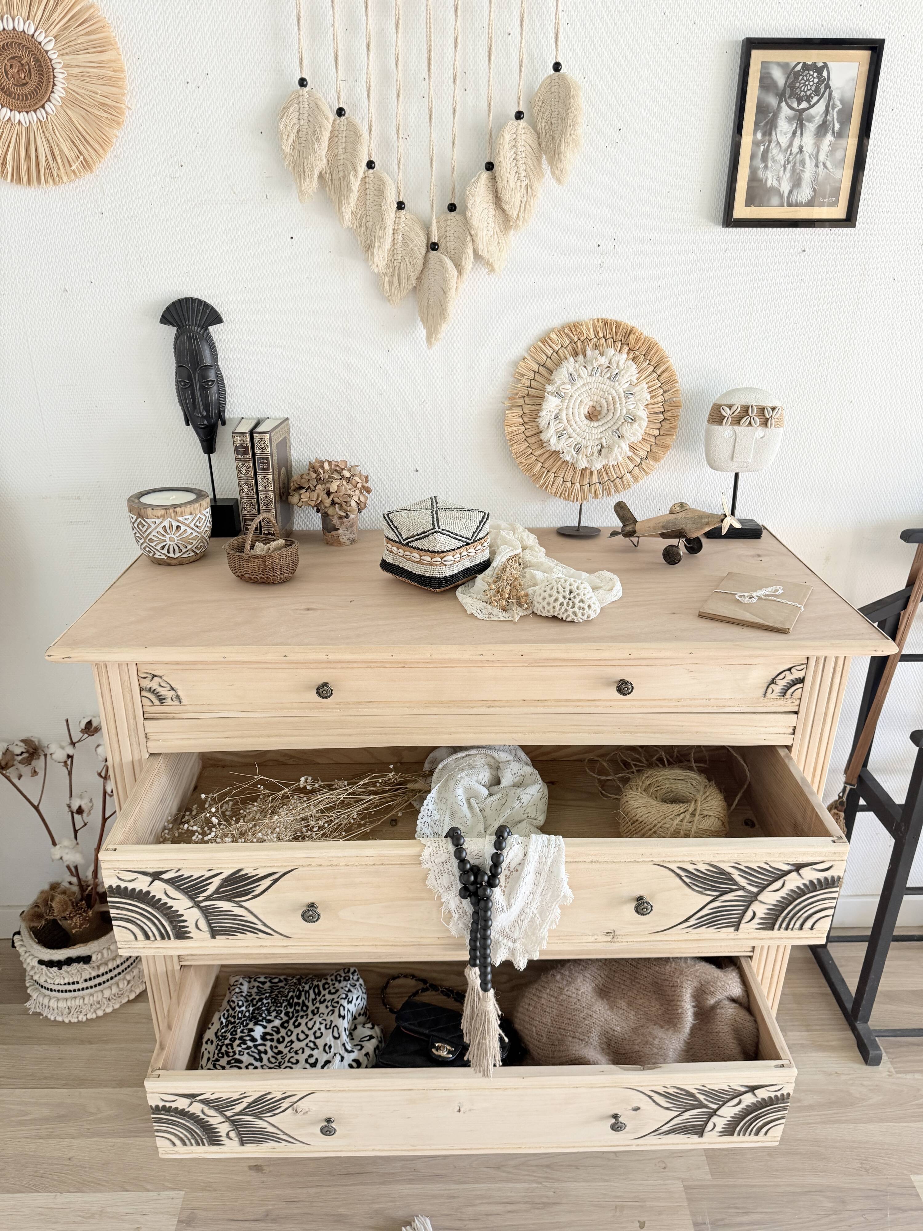 Art Deco chest of drawers