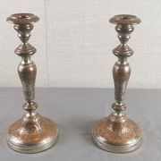 PAIRE DE BOUGEOIRS ANCIENS
