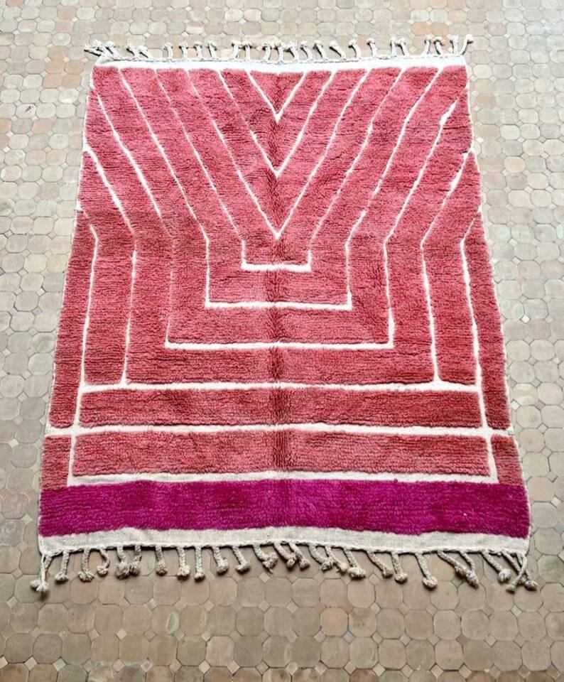 Beautiful handmade pink rug 200cm x 300cm