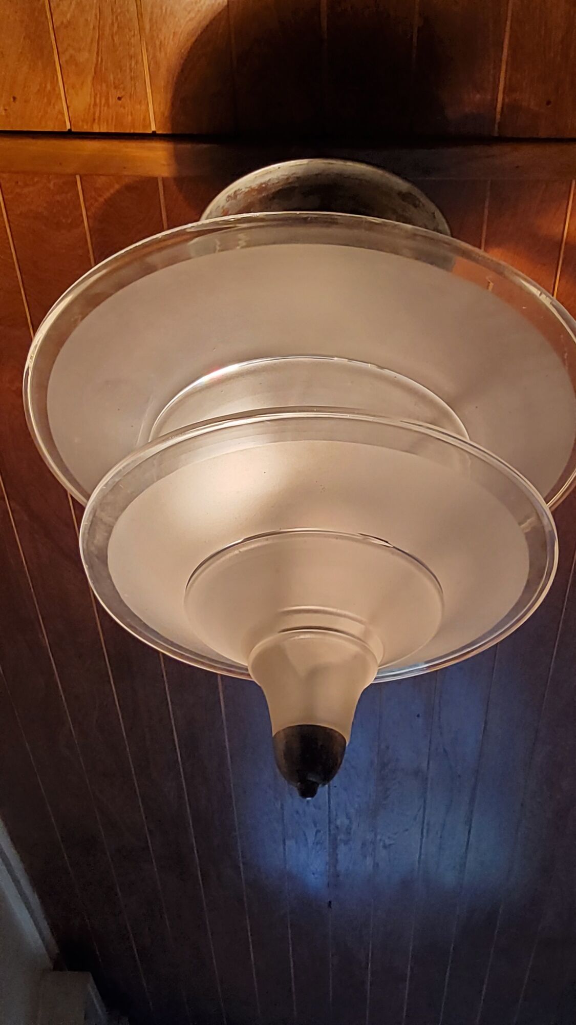 Art Deco chandelier in bronze and silvered brass double sink in opalescent glass