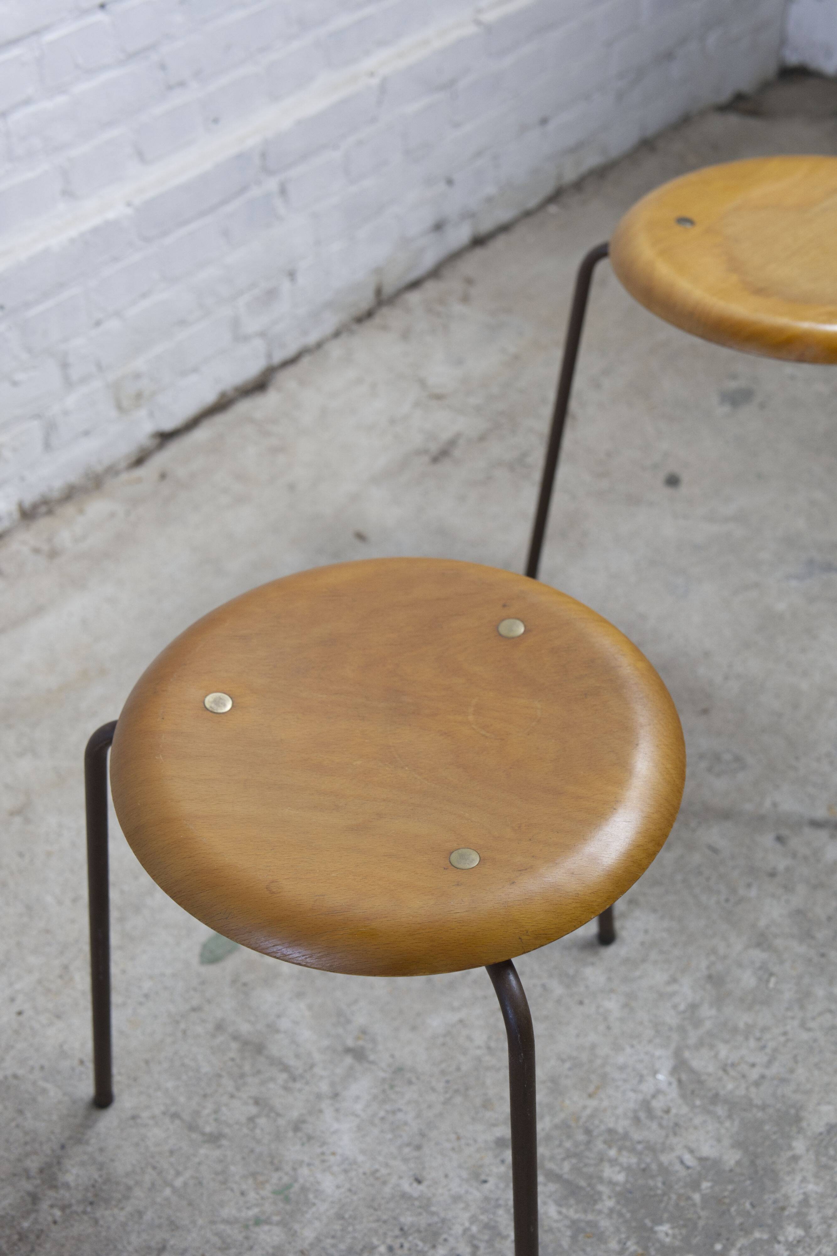 Set of 3, Early Tripod Dot Stool Arne Jacobsen by Fritz Hansen, 1960s