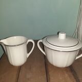 Service à café ou thé ancien blanc nacré avec un liseré argent, en demi porcelaine Badonviller