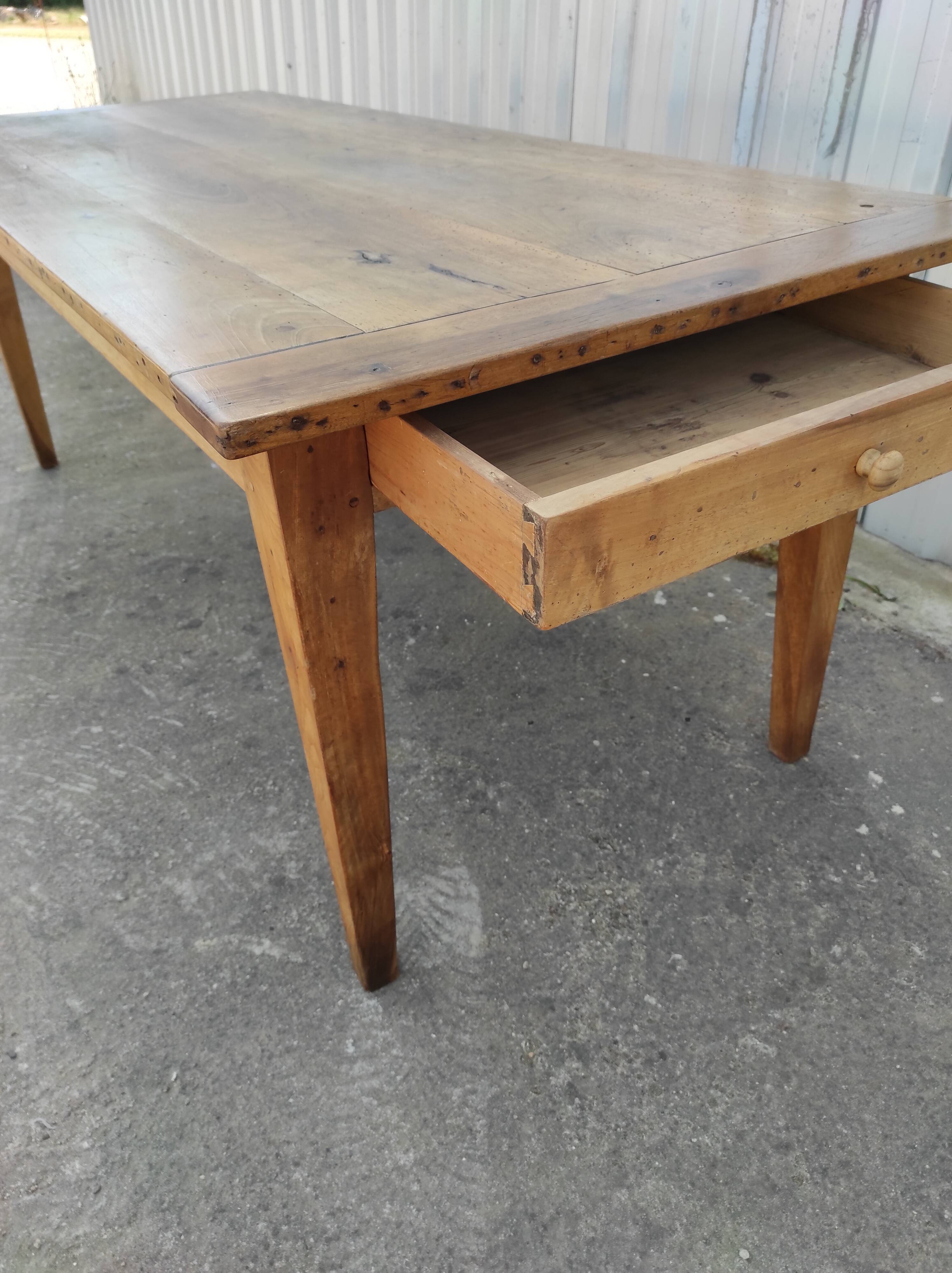 Farmhouse table in blond walnut 200 cm