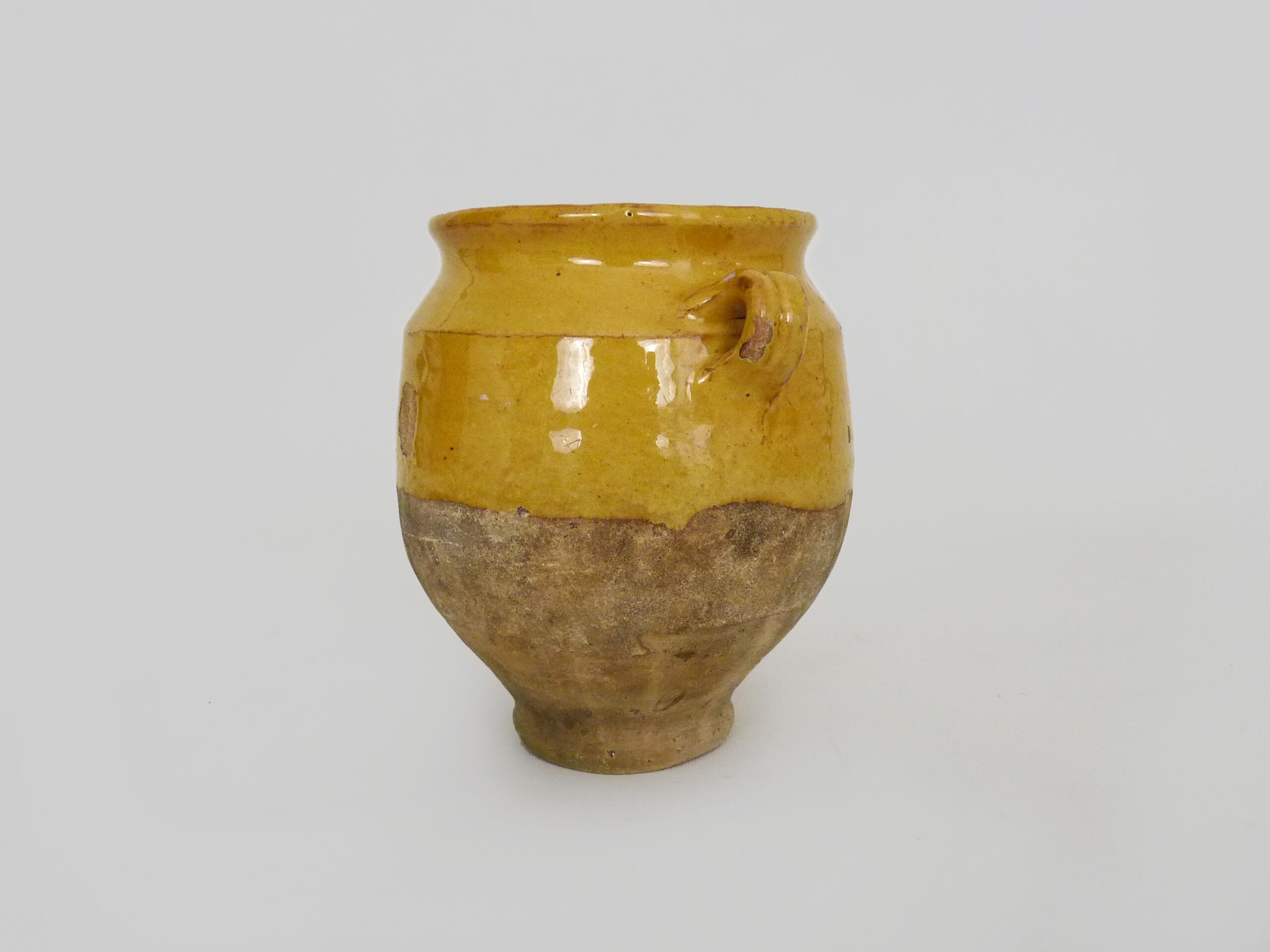 Varnished yellow confit pot, south-west of France. Conservation jar. Pyrenees XIXth