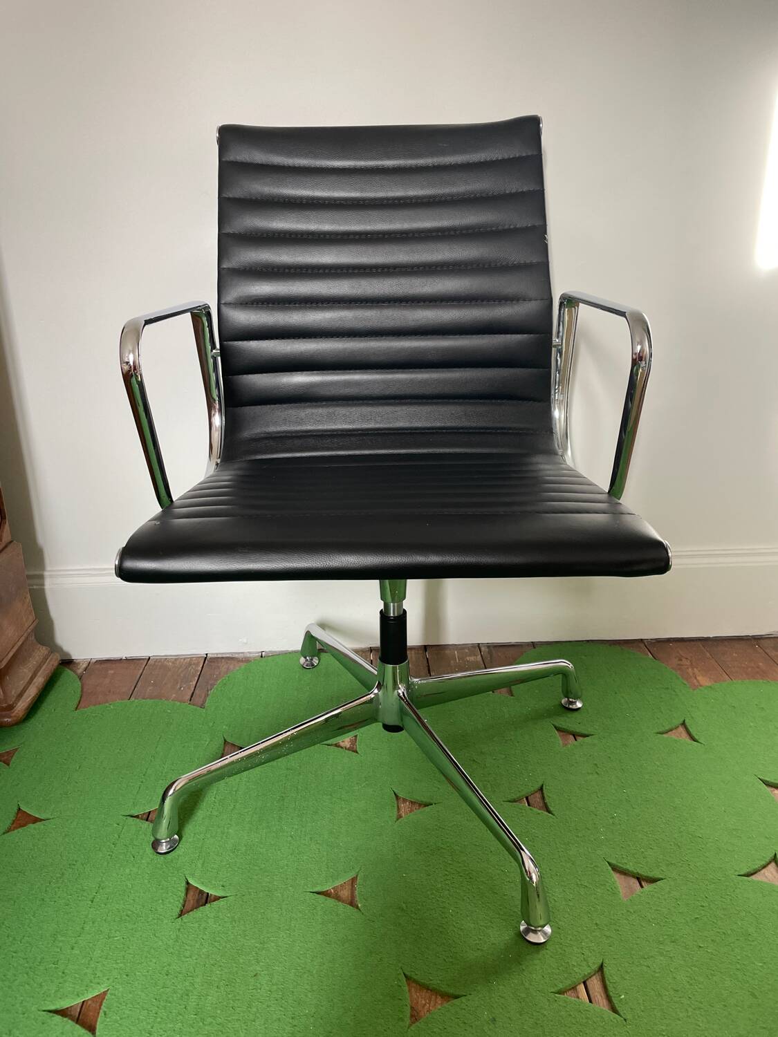 Eames style office chair