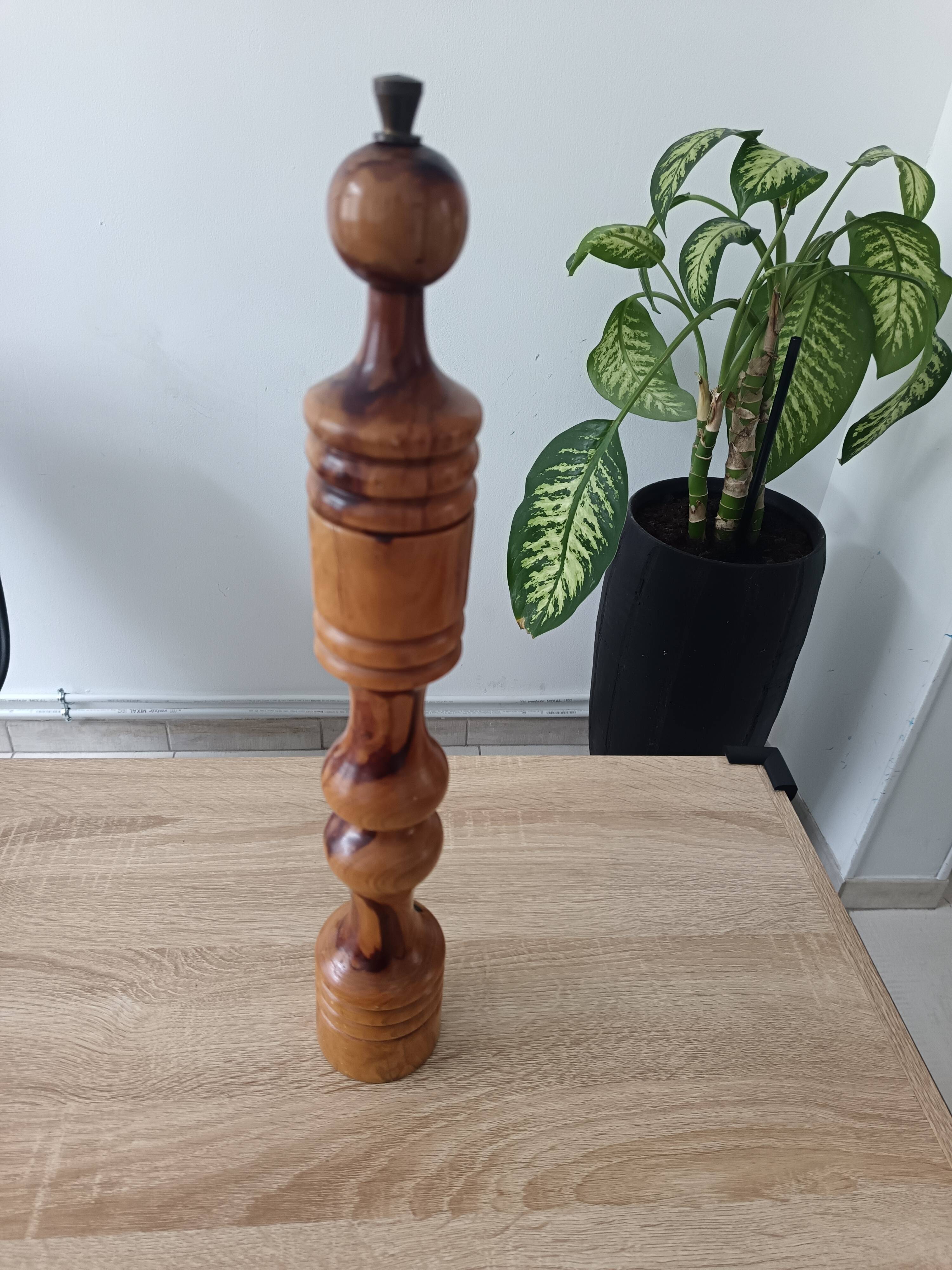 Pepper mill
