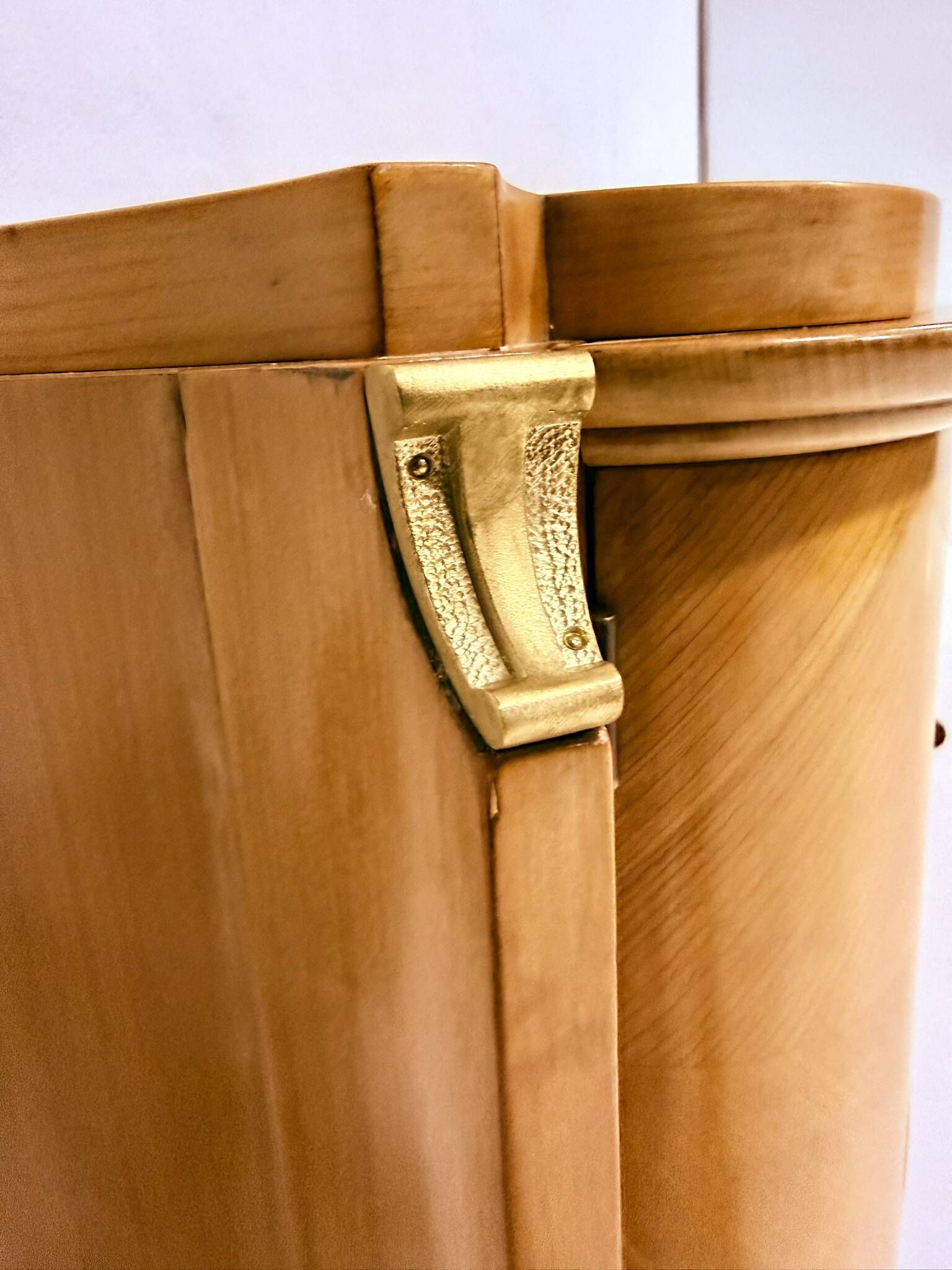 Dining room suite in sycamore, French Art Deco in the style of André Arbus, circa 1940.