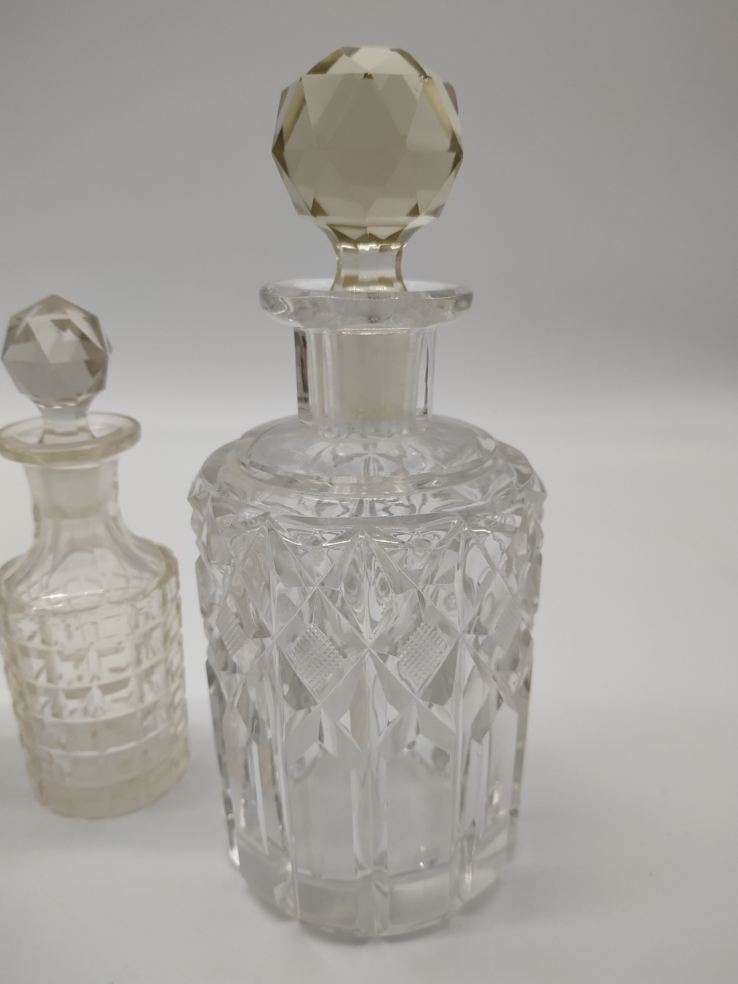 Série de 4 flacons en cristal de baccarat