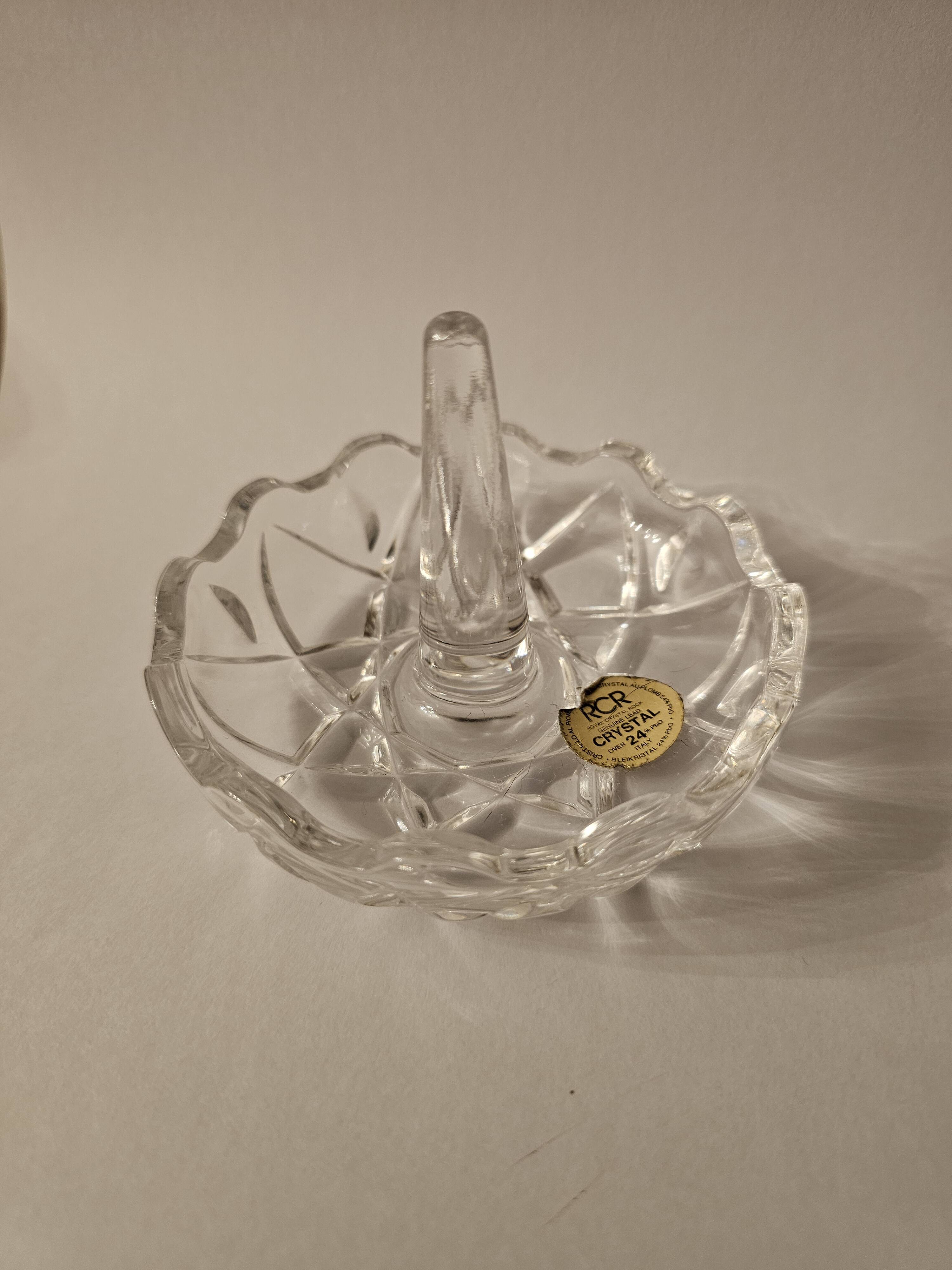 Crystal pocket emptier