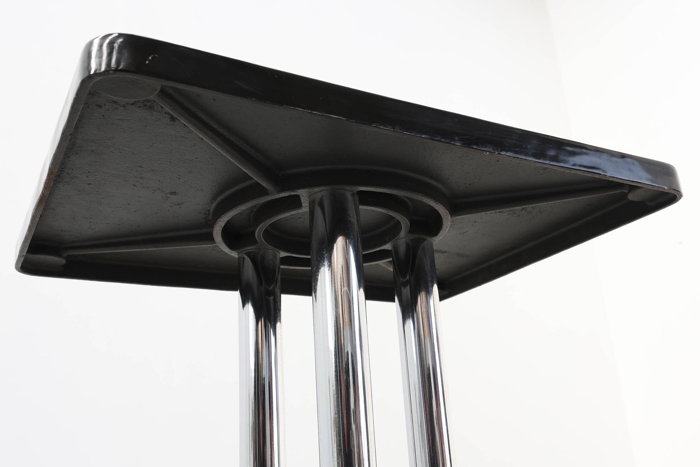 Art Deco pedestal table with black lacquered base, France 1920s