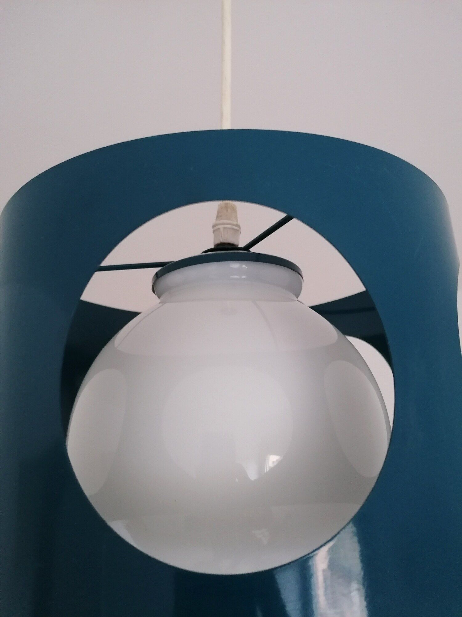 Suspension Pierre Disderot - Ovni Métal laqué bleu - Globe opaline - Années 50