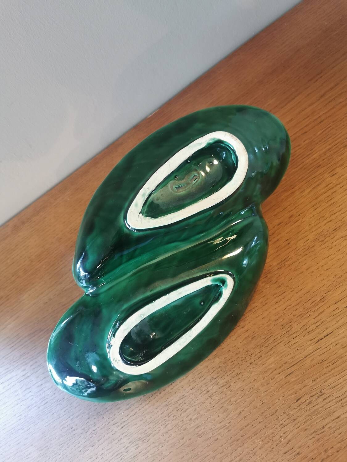 Vallauris fish slip dish with 2 compartments