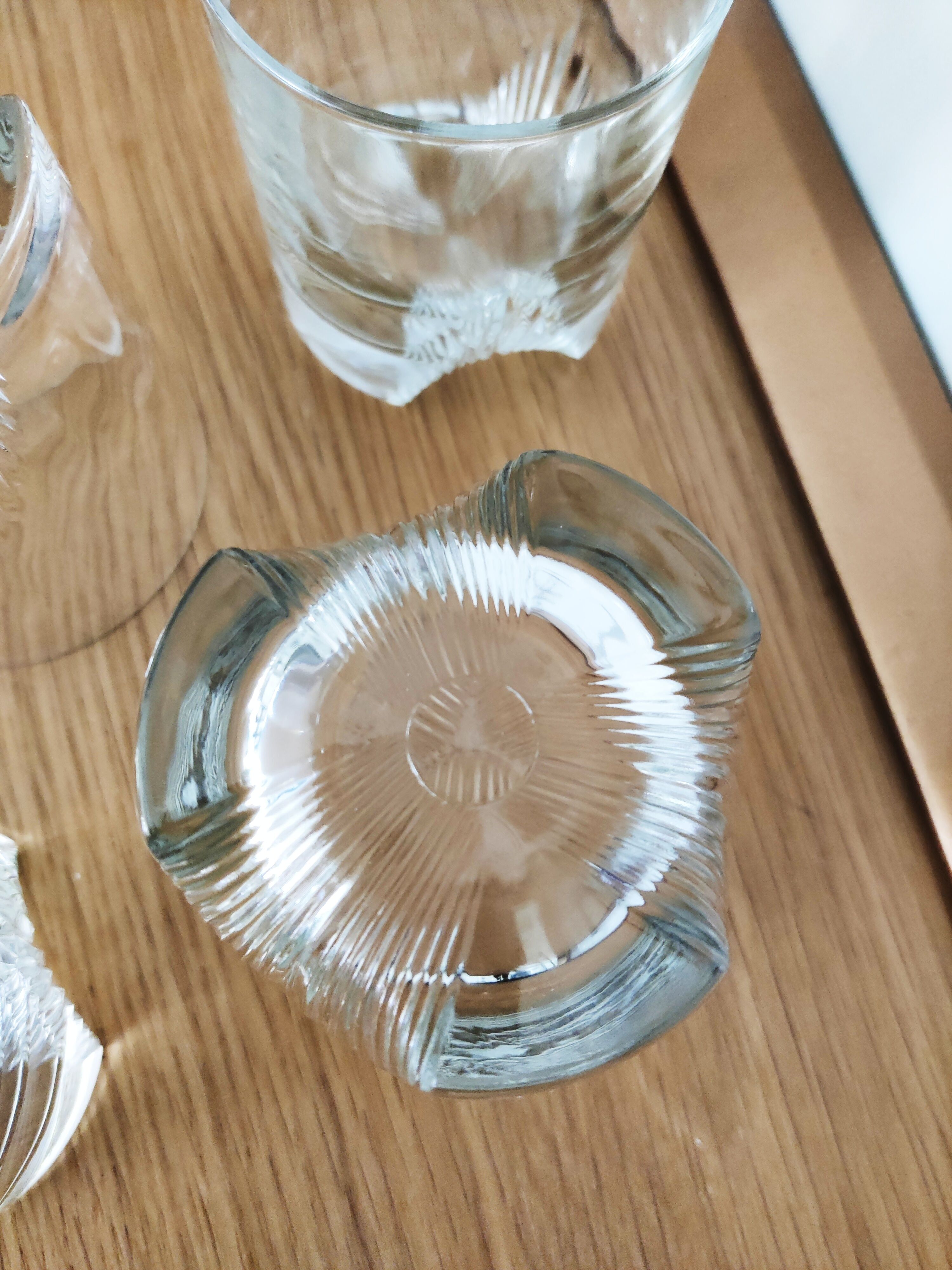 4 whiskey glasses