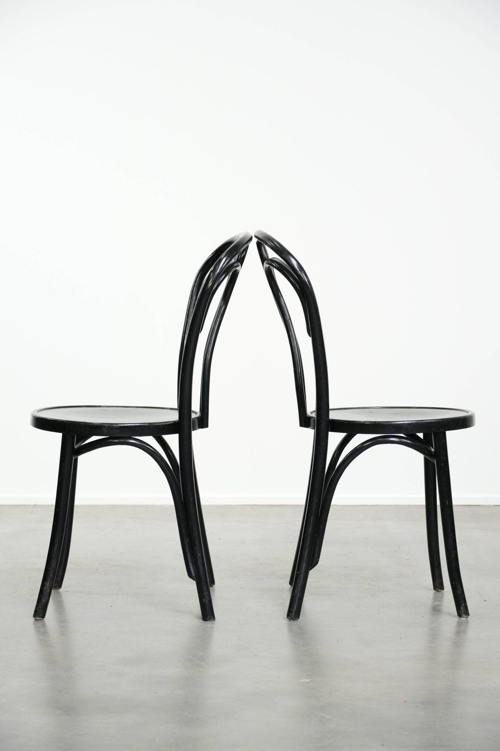 Set of 6 black vintage  bistro chairs with elegant design