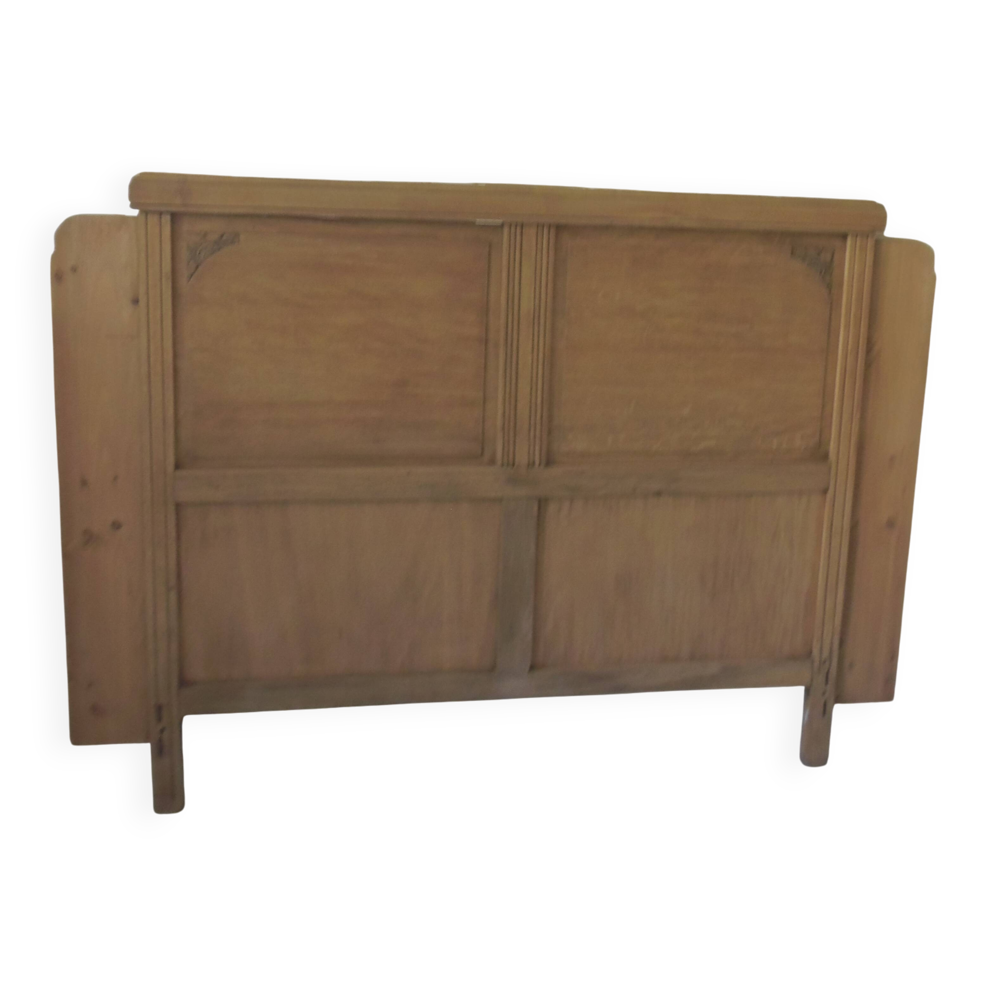 Tête de lit art déco pour un lit de 160 en bois brut.