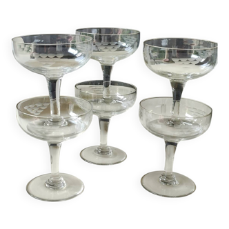 Lot 6 x Coupes champagne Style Baccarat. Décor Grappes de raisin stylisées