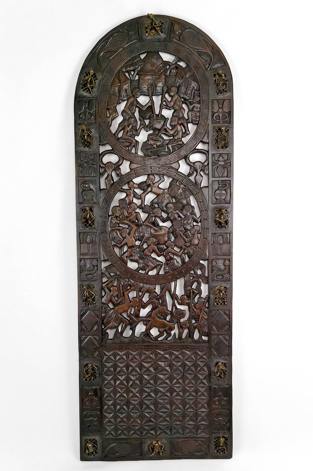 African door in carved wood and bronze of village chief Baboun, Cameroon, early 20th century