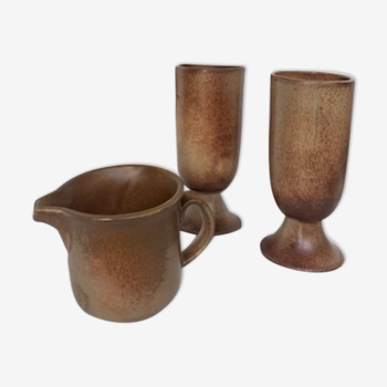 Set of 2 mugs and 1 creamer