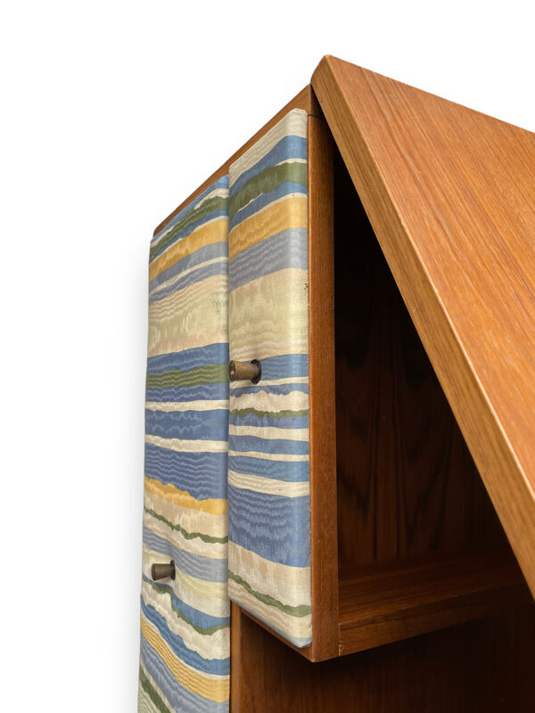Coiffeuse en bois naturel et tissus