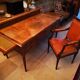 Bureau de style Louis XVI et son fauteuil