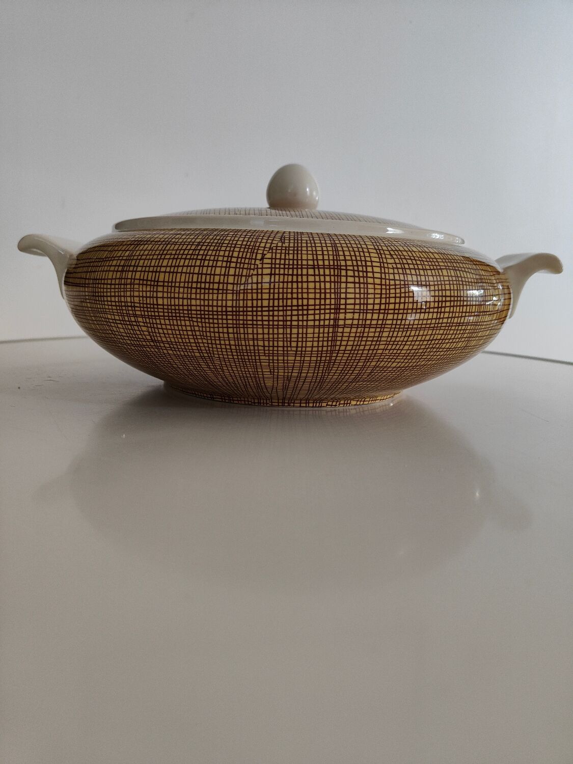 Old tureen from the 60s in Villeroy and Boch earthenware, Bern