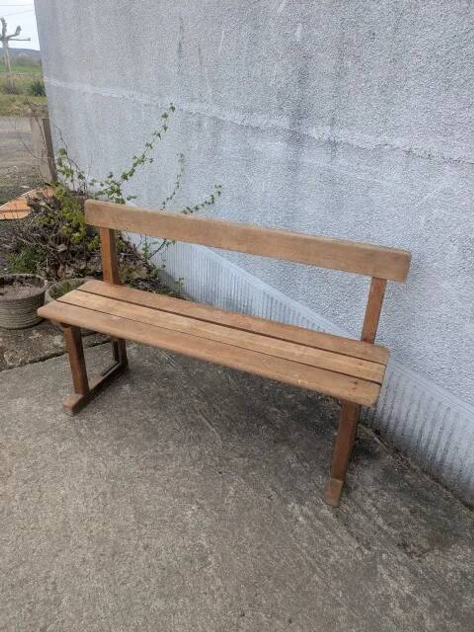 Banc avec dossier