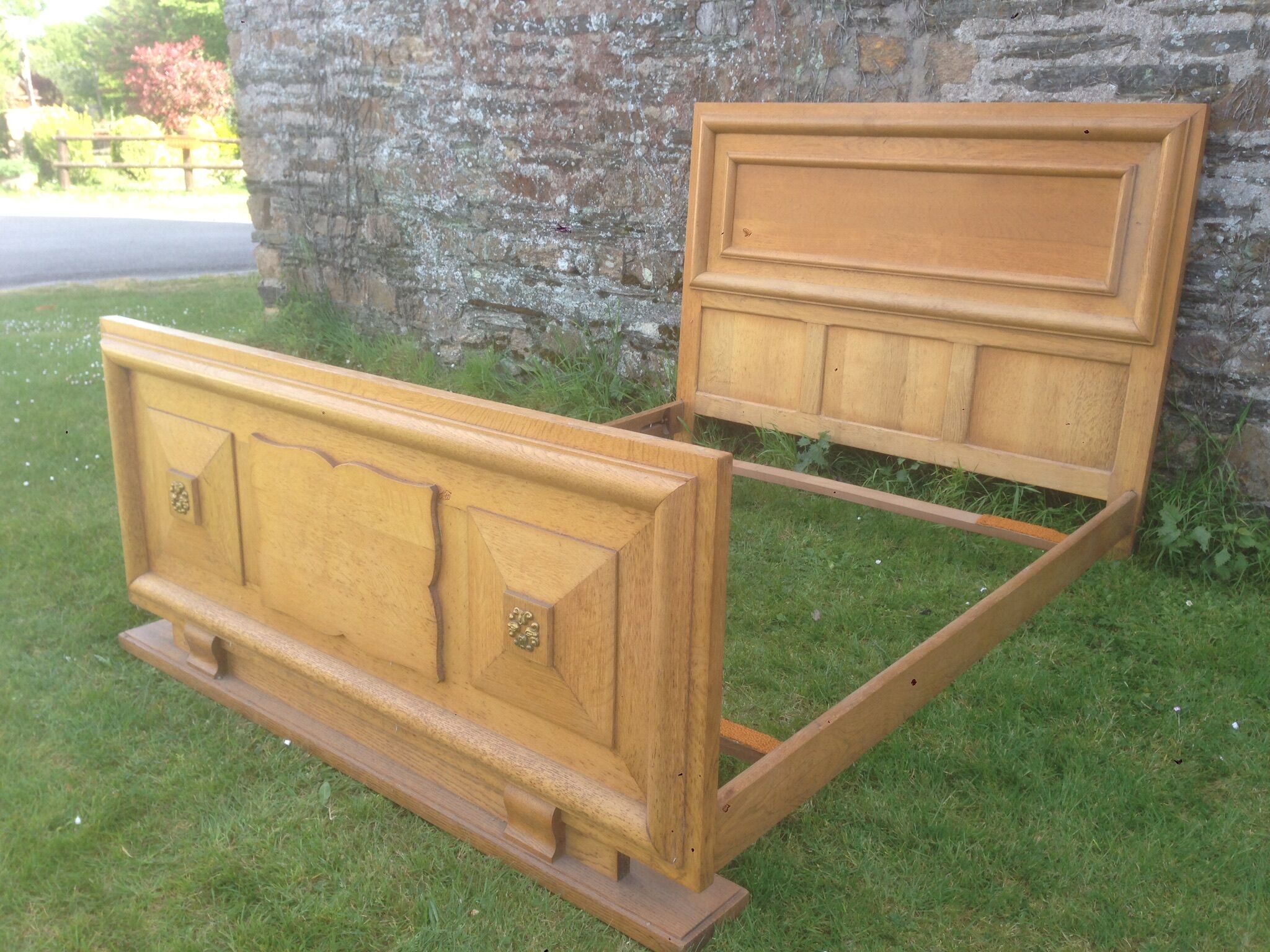 Art Deco bed in solid oak 190x142cm