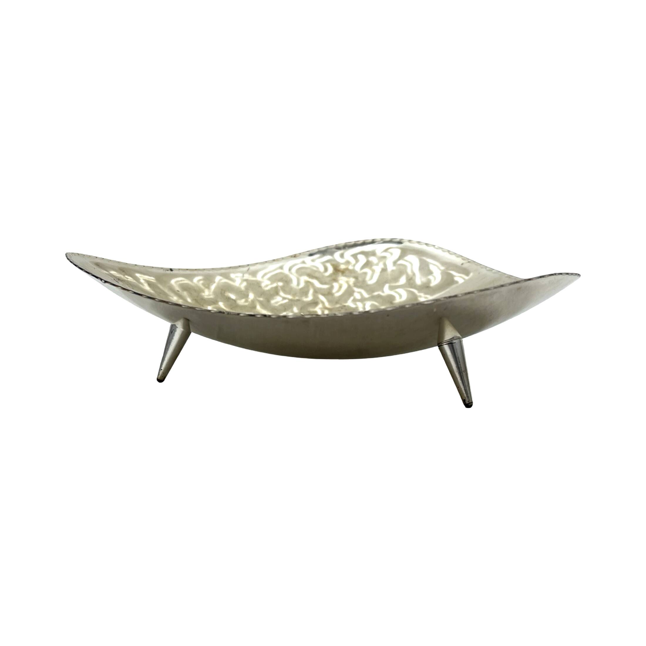 Vintage plated plate on leaf-shaped legs, silver-plated, Germany, 1970s.