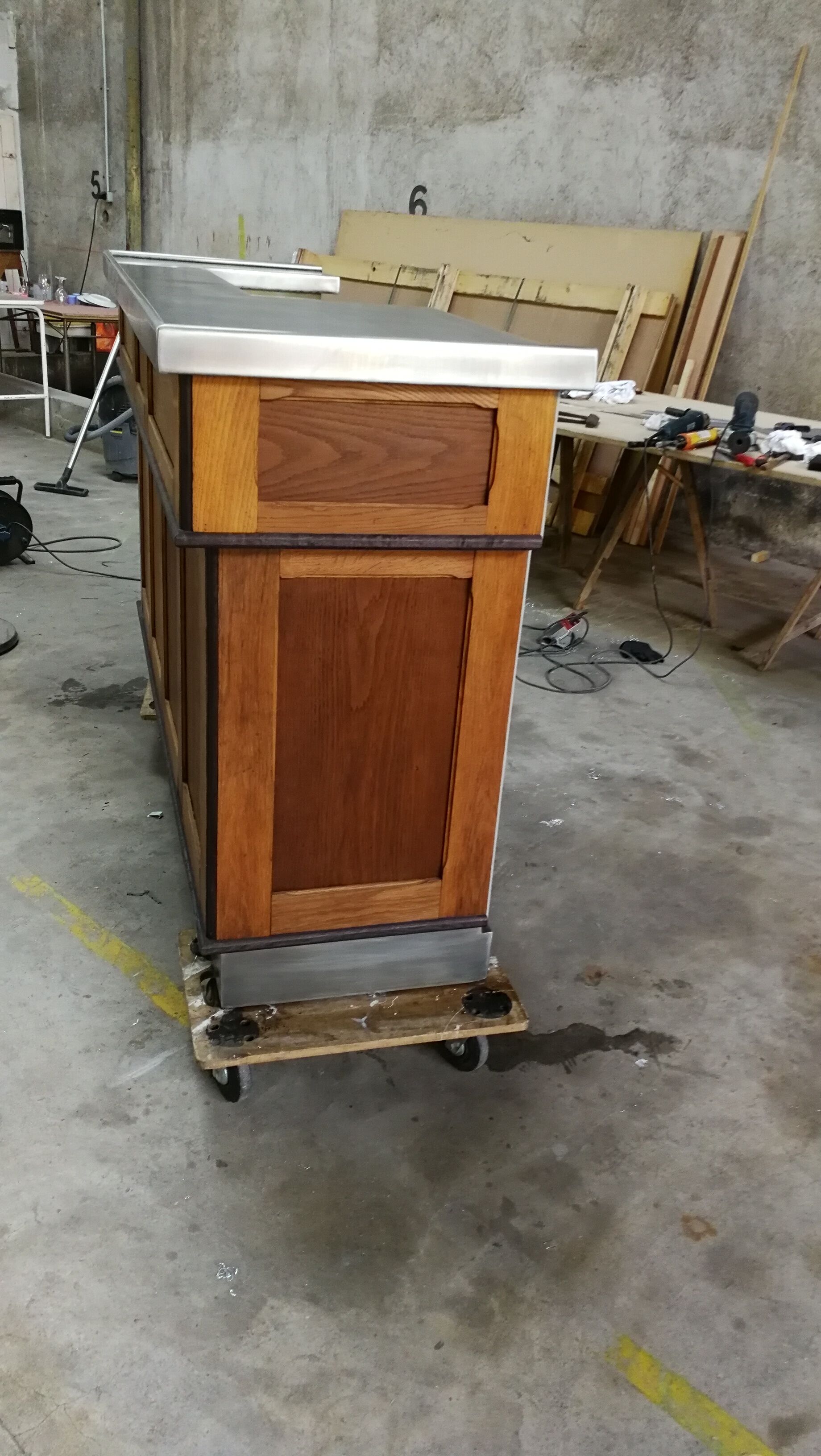 Bar counter