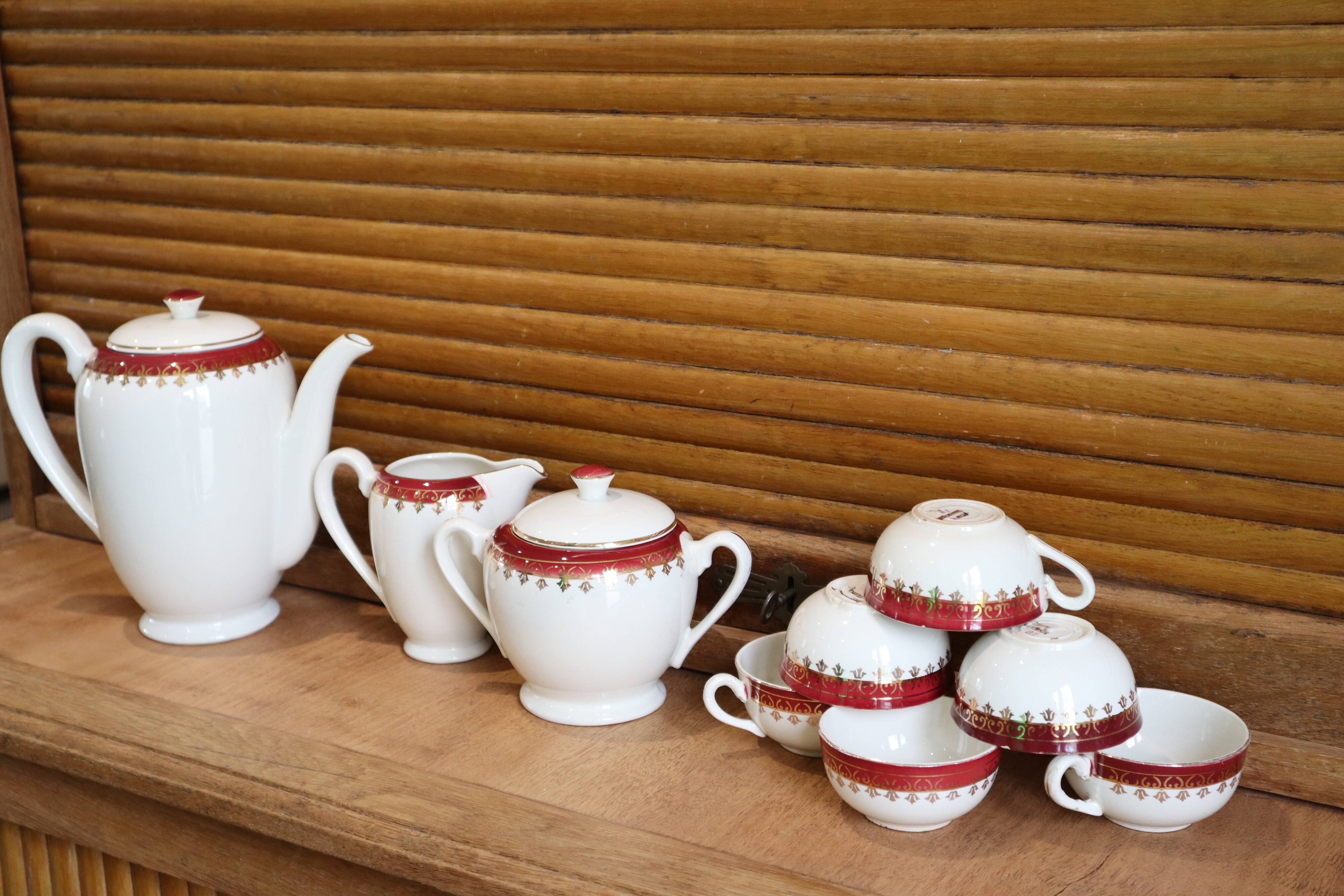 Digoin Sarreguemines earthenware coffee service "Edwige"