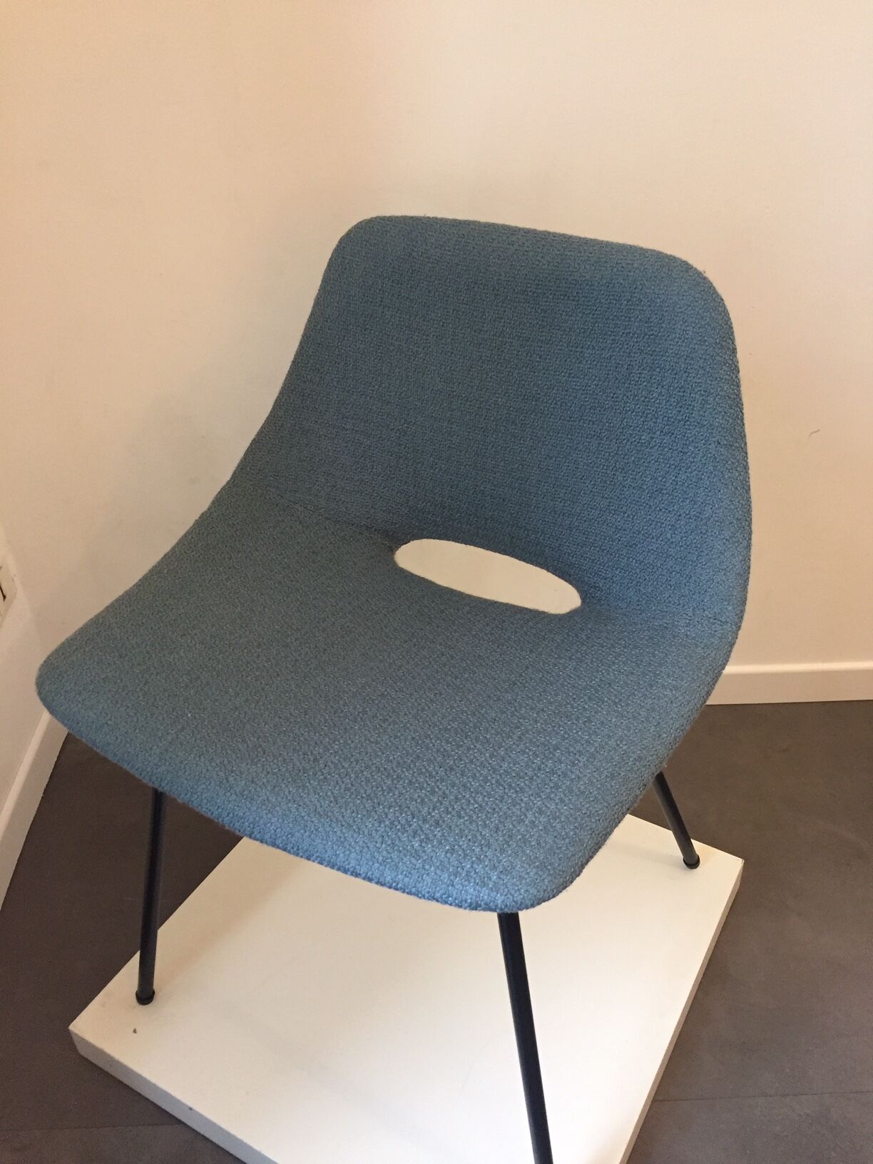 Amsterdam chair Pierre Guariche edit Steiner 1954