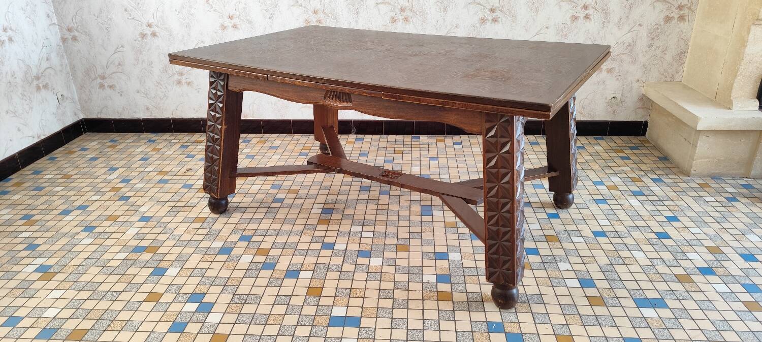 Pretty dining room table