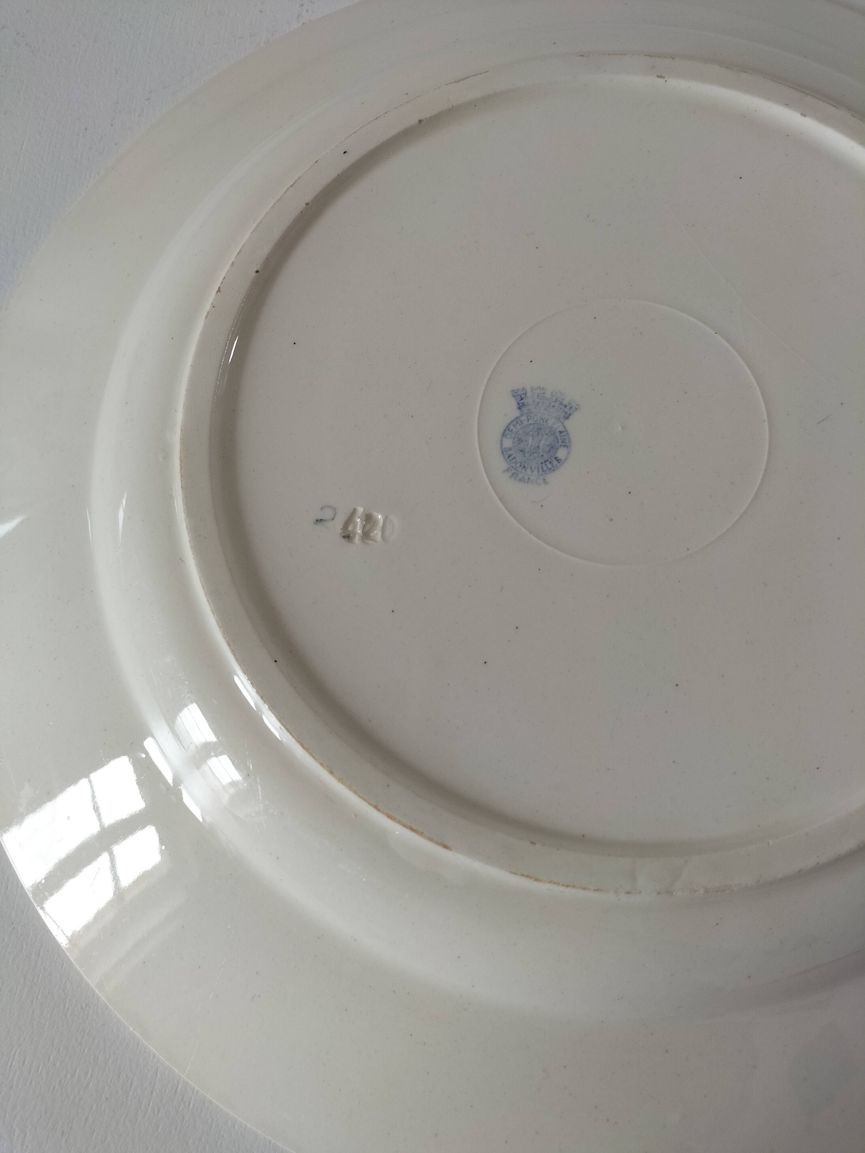 Badonviller dish with floral pattern