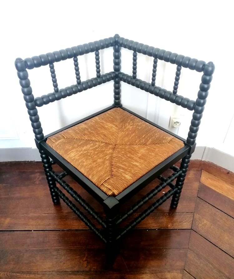 Fauteuil et chaise d'angle de style Louis XIII