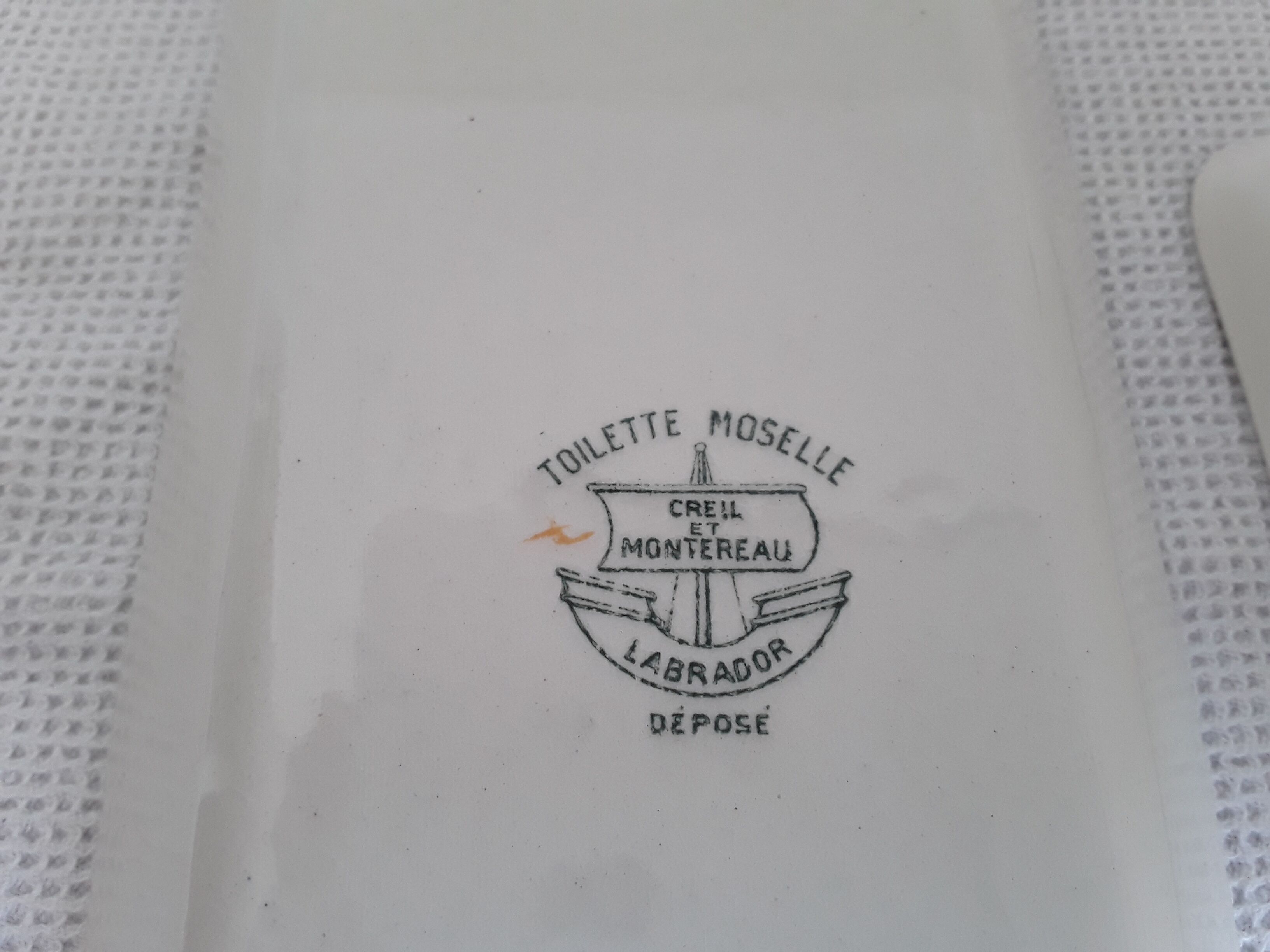 Old soap holder Creil and Montereau