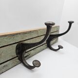 Solid teak coat hook with 2 double cast iron hooks