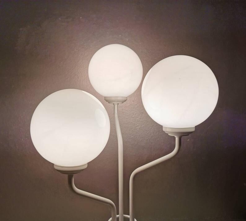Vintage 80s white metal table lamp