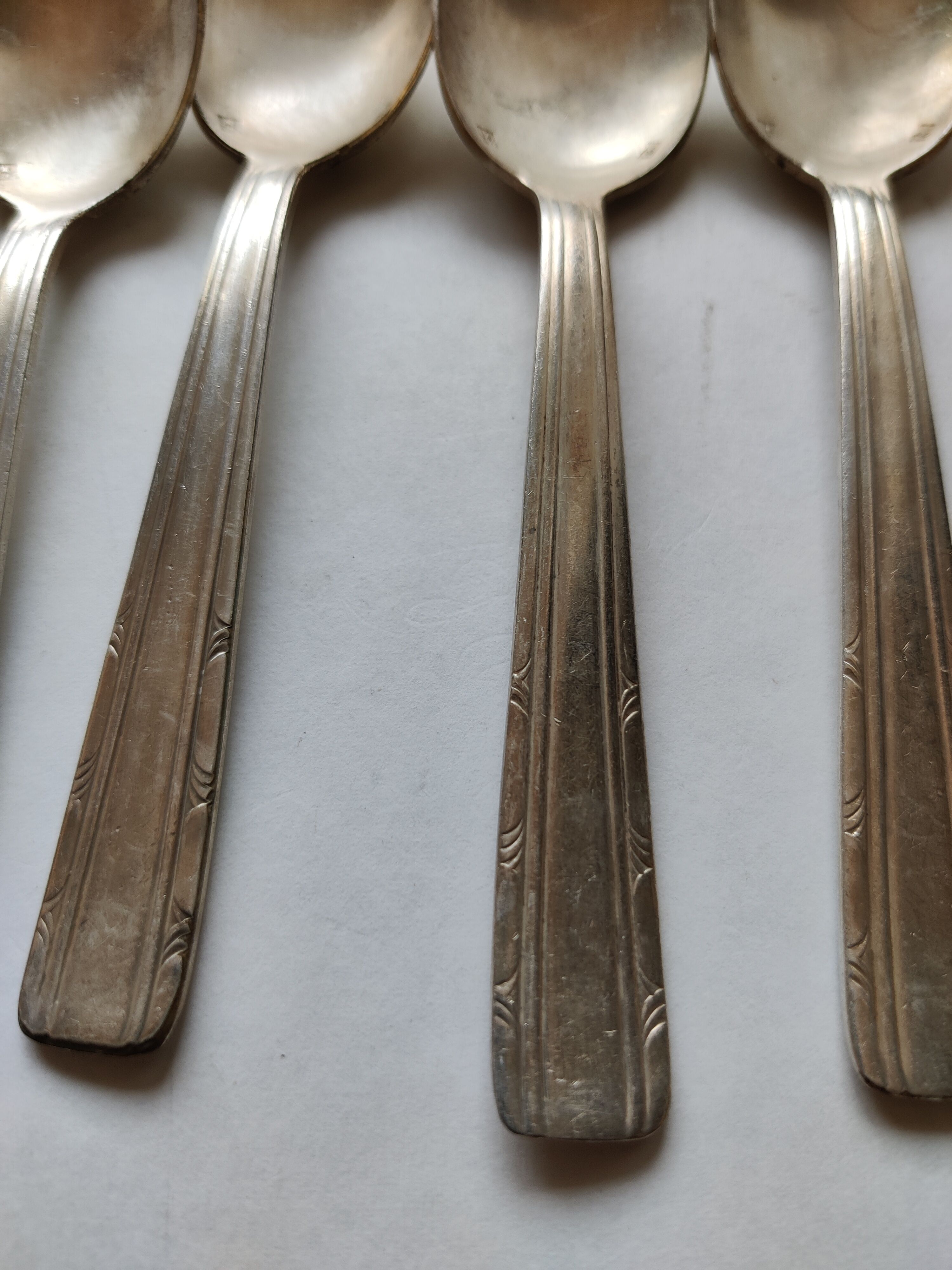 7 classic silver-plated teaspoons