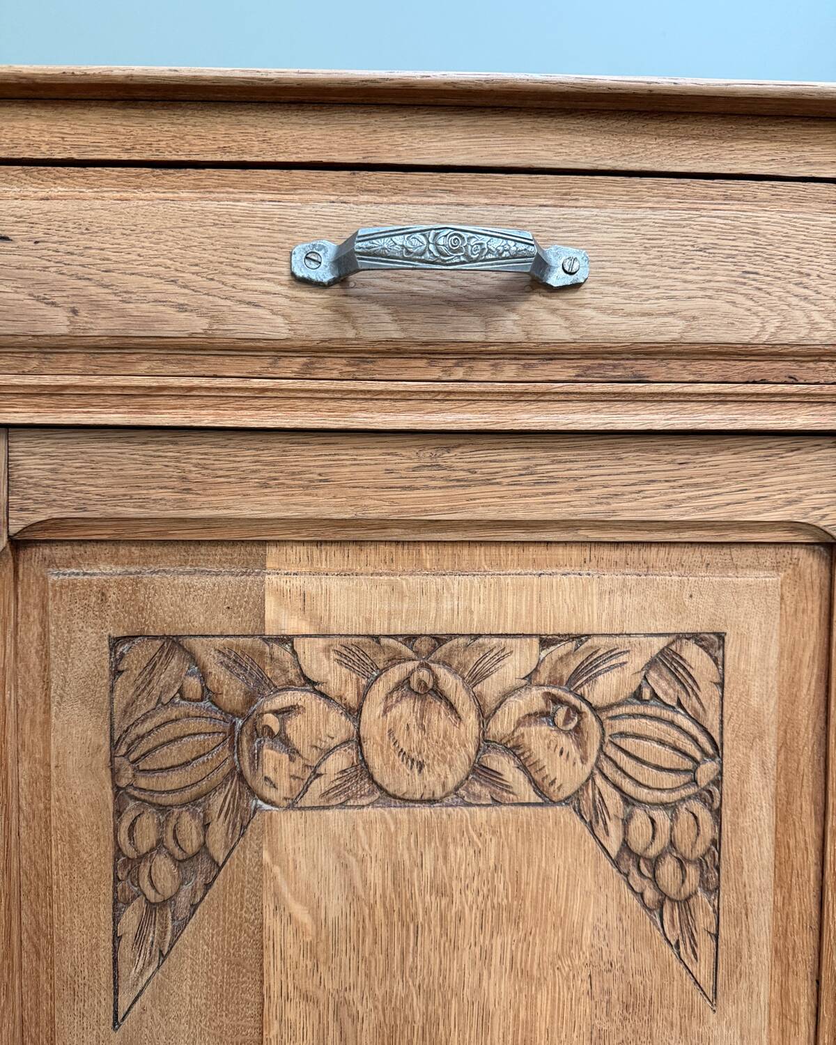 Art Deco oak sideboard (renovated)