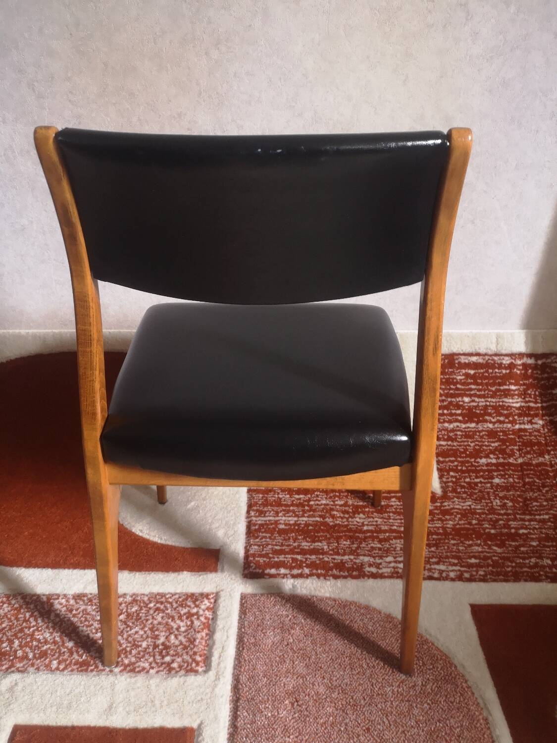 2 Scandinavian chairs