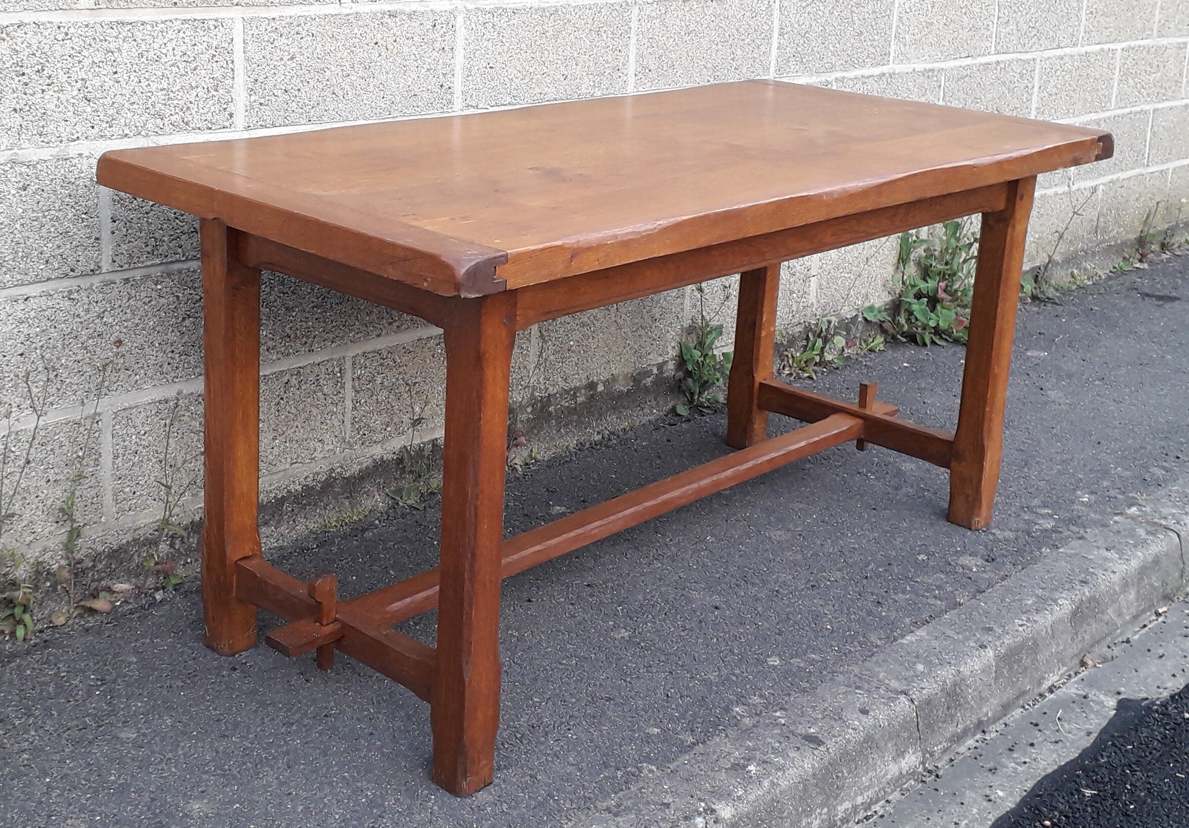 Farm table