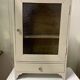 Armoire à pharmacie