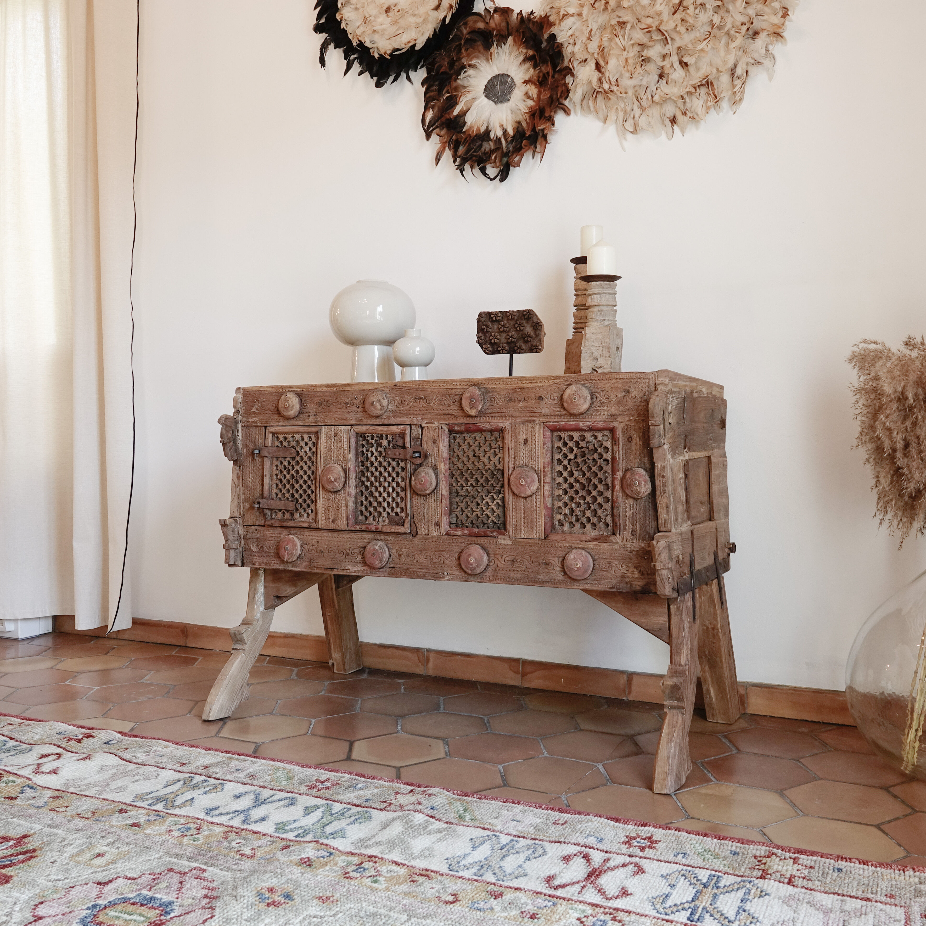 Ancient indian furniture damchiya