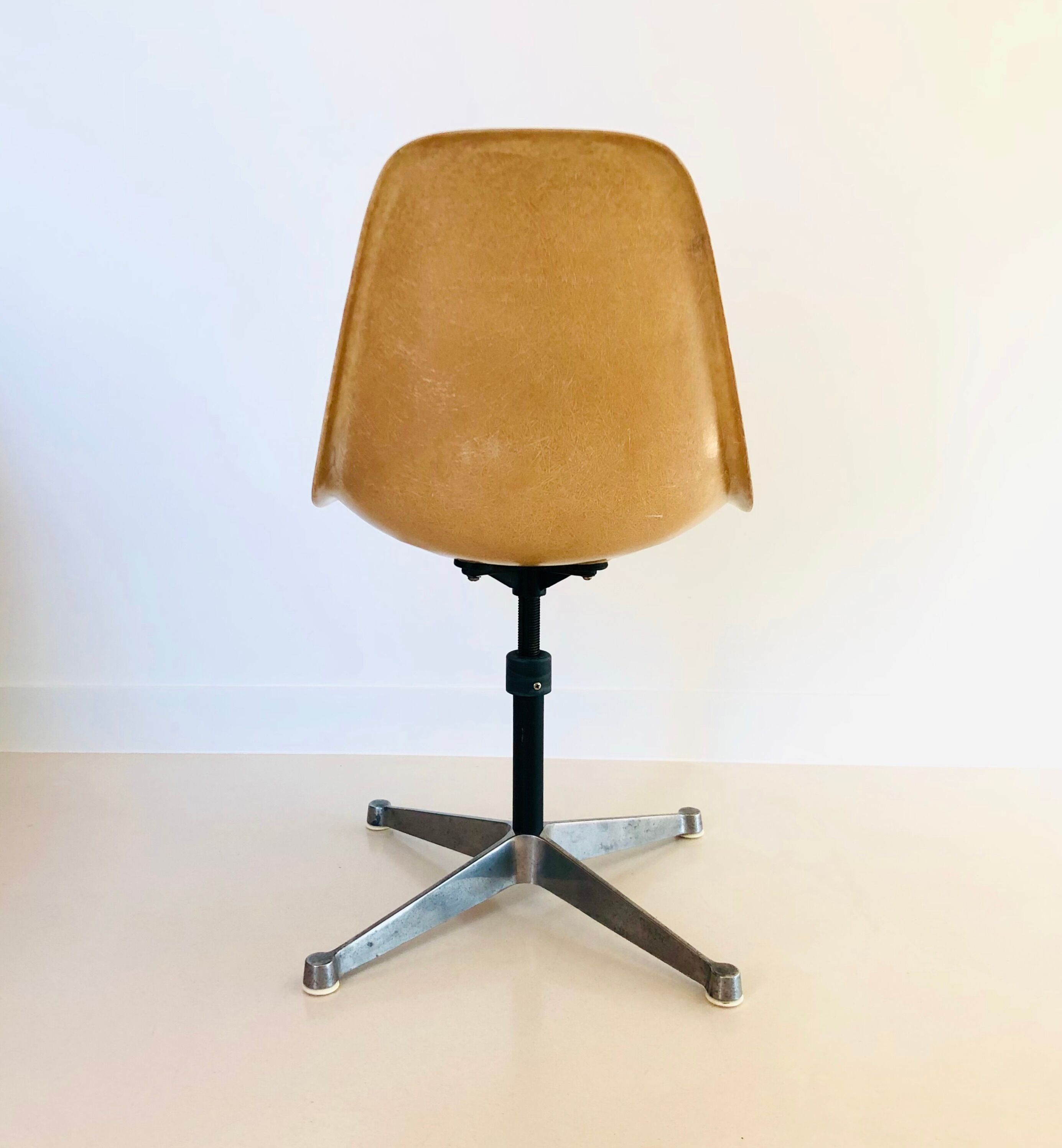 Eames office chairs for Herman Miller, 70s