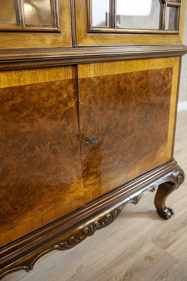 Vitrine en bois et placage d'acajou Chippendale, années 1930