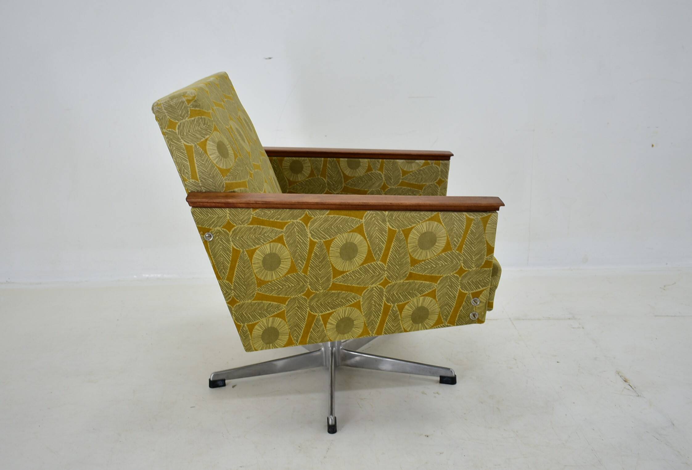 Mid-century armchair, Czechoslovakia, 1970s.