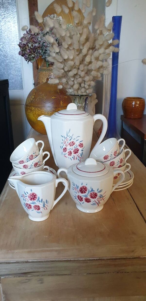 Service à café ou thé demi porcelaine Badonviller