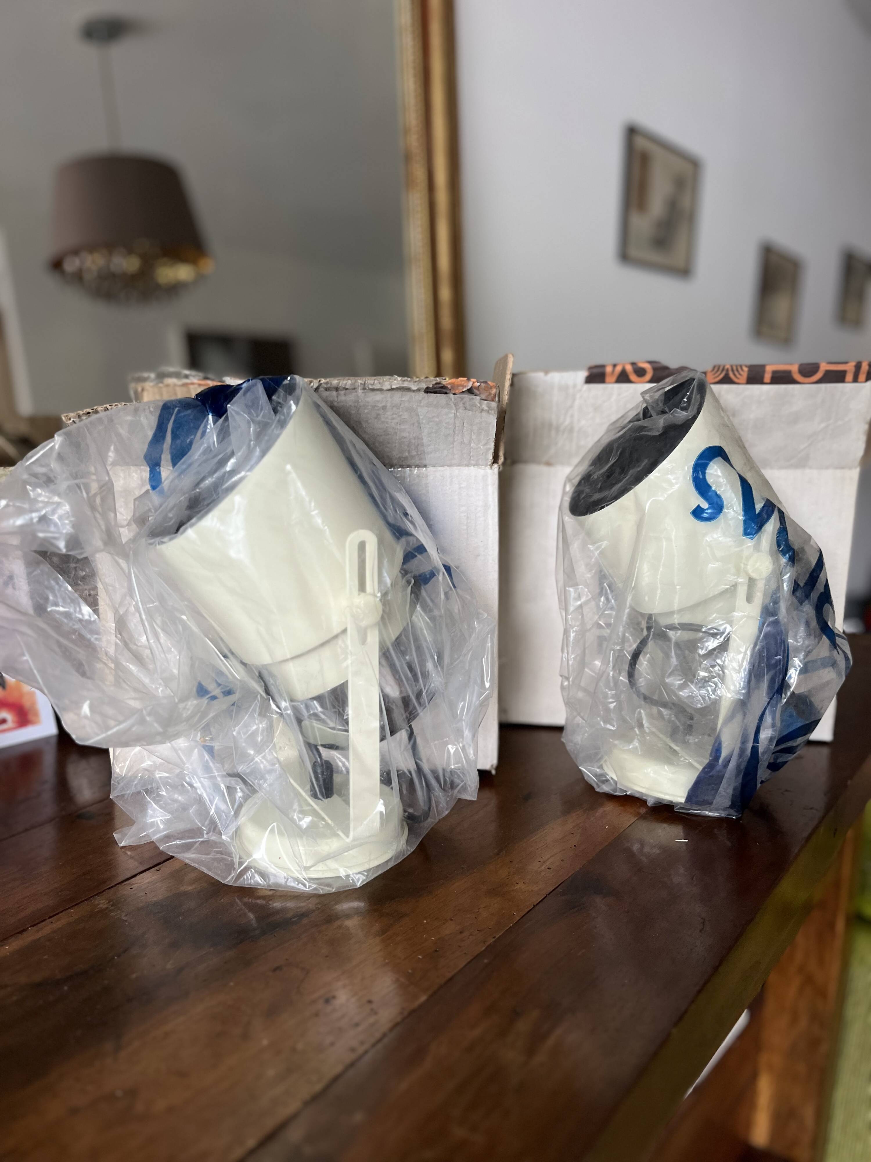 Pair of 2 new "Formas" lamps Vintage Space Age